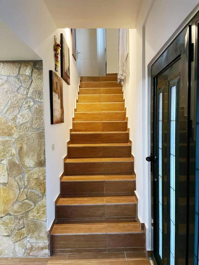 Villa Anasandra - 3 Bedroom Villa Kompitsion Экстерьер фото