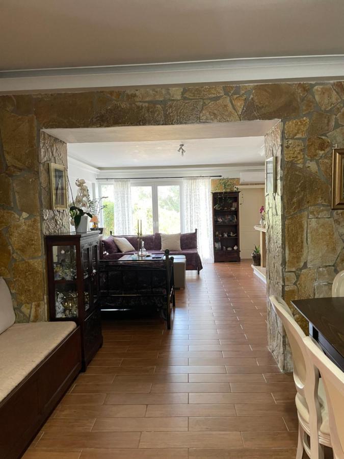 Villa Anasandra - 3 Bedroom Villa Kompitsion Экстерьер фото
